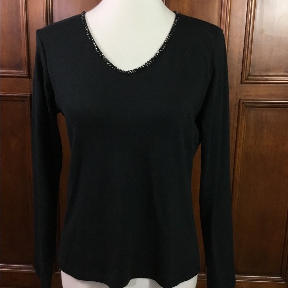liz claiborne womens sz medium solid black v neck 3/4 sleeve bead accented EUC.